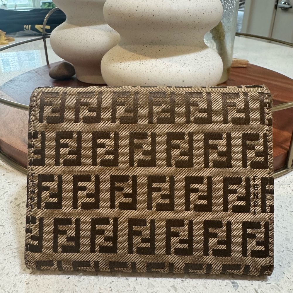 SOLD 🛑 Fendi Authentic Vintage Wallet - Picture 5 of 7